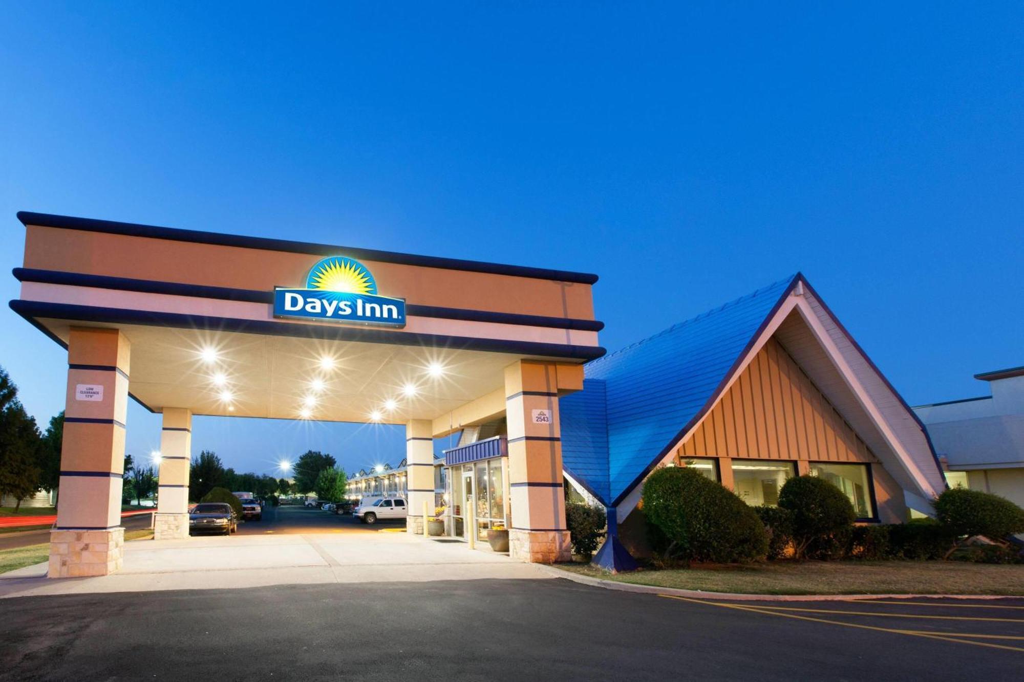 Days Inn By Wyndham Norman Extérieur photo